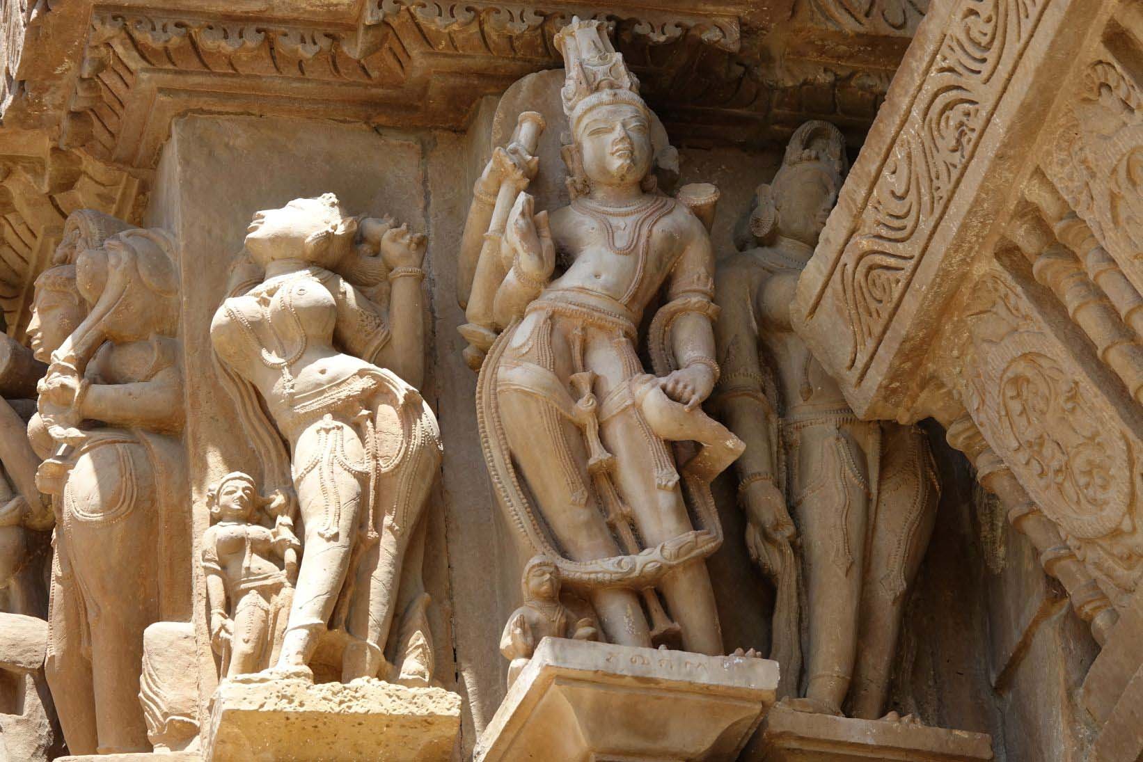 khajuraho figuren am tempel_2